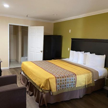 Travelodge By Wyndham Chatsworth Los Angeles Exterior foto