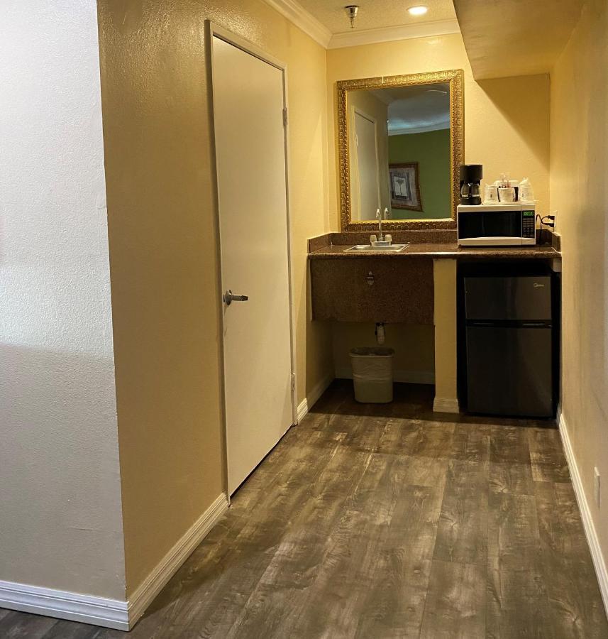 Travelodge By Wyndham Chatsworth Los Angeles Exterior foto