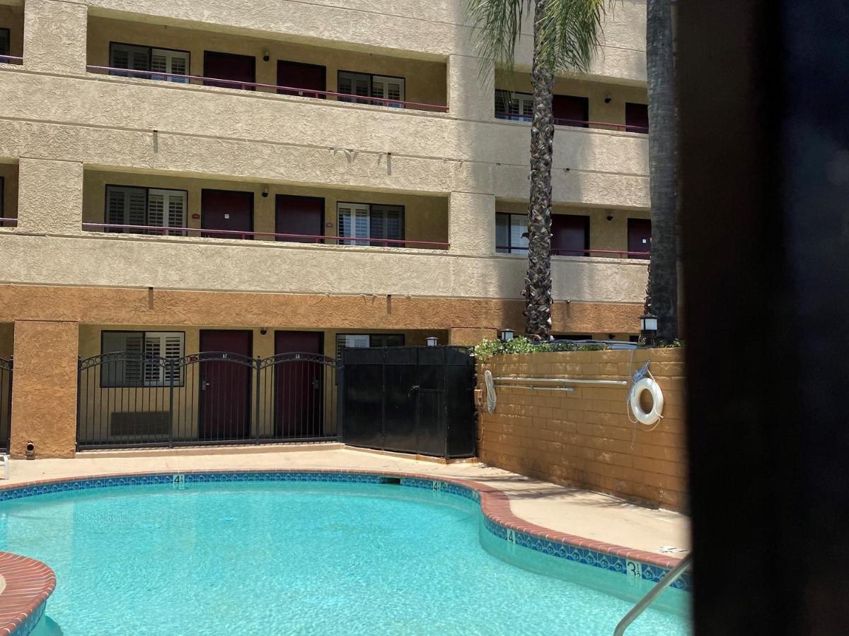 Travelodge By Wyndham Chatsworth Los Angeles Exterior foto