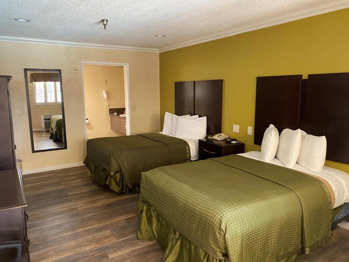 Travelodge By Wyndham Chatsworth Los Angeles Exterior foto
