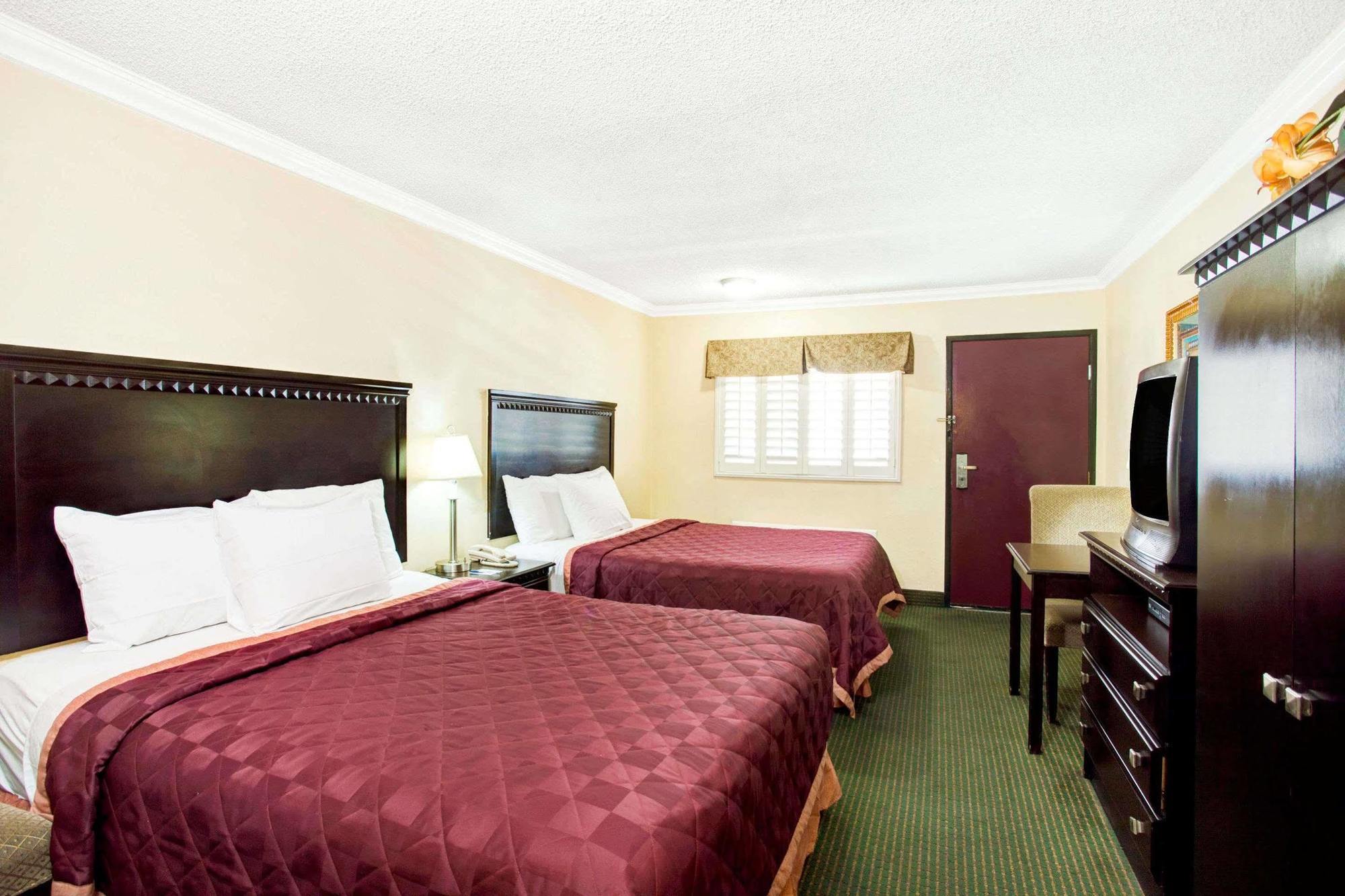 Travelodge By Wyndham Chatsworth Los Angeles Exterior foto